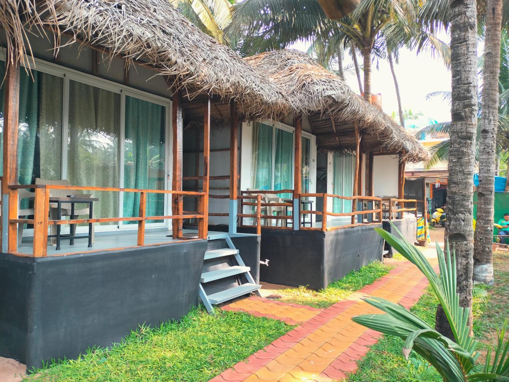 Agonda Beach Chalets Bagian luar foto