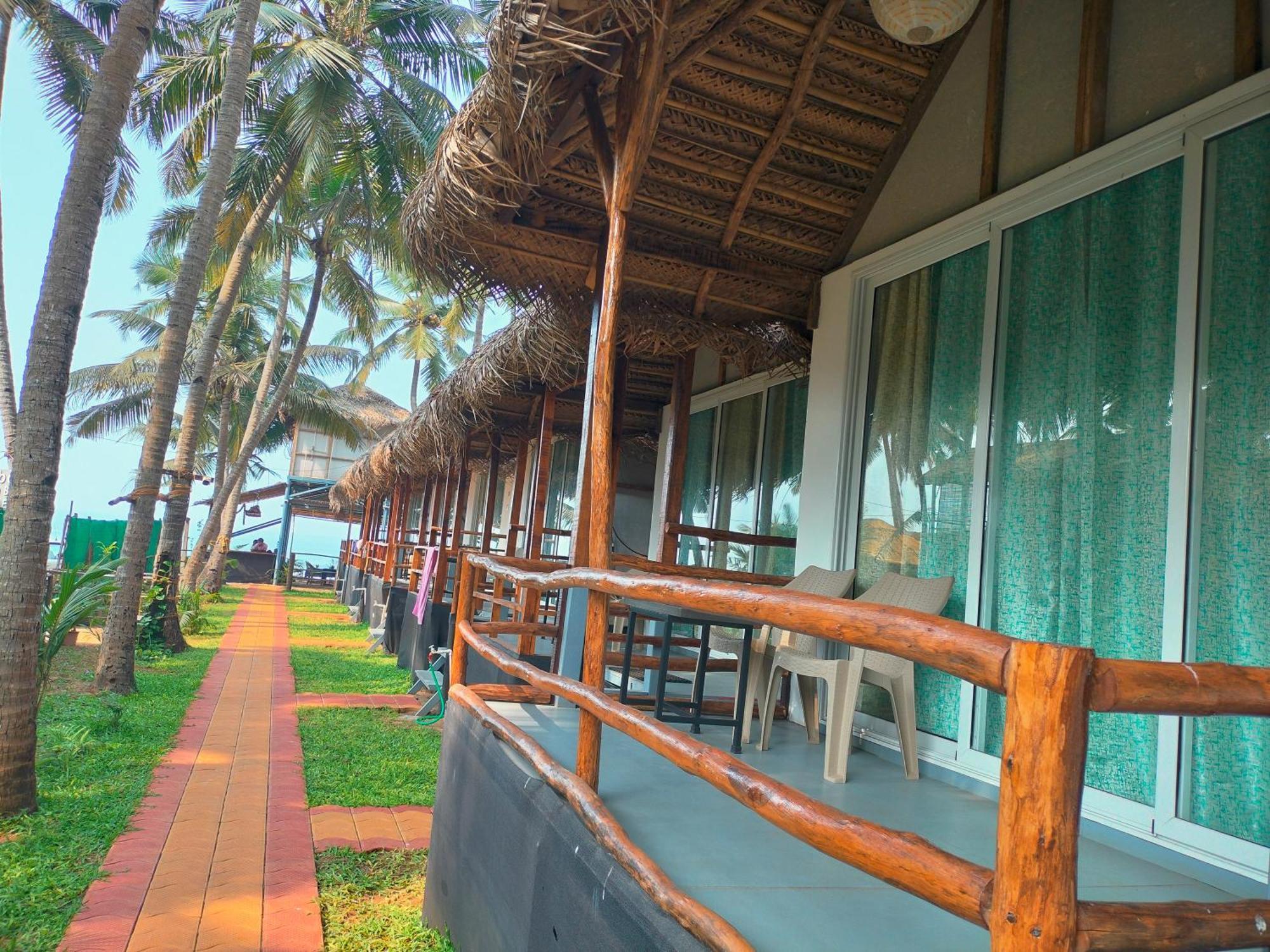 Agonda Beach Chalets Bagian luar foto