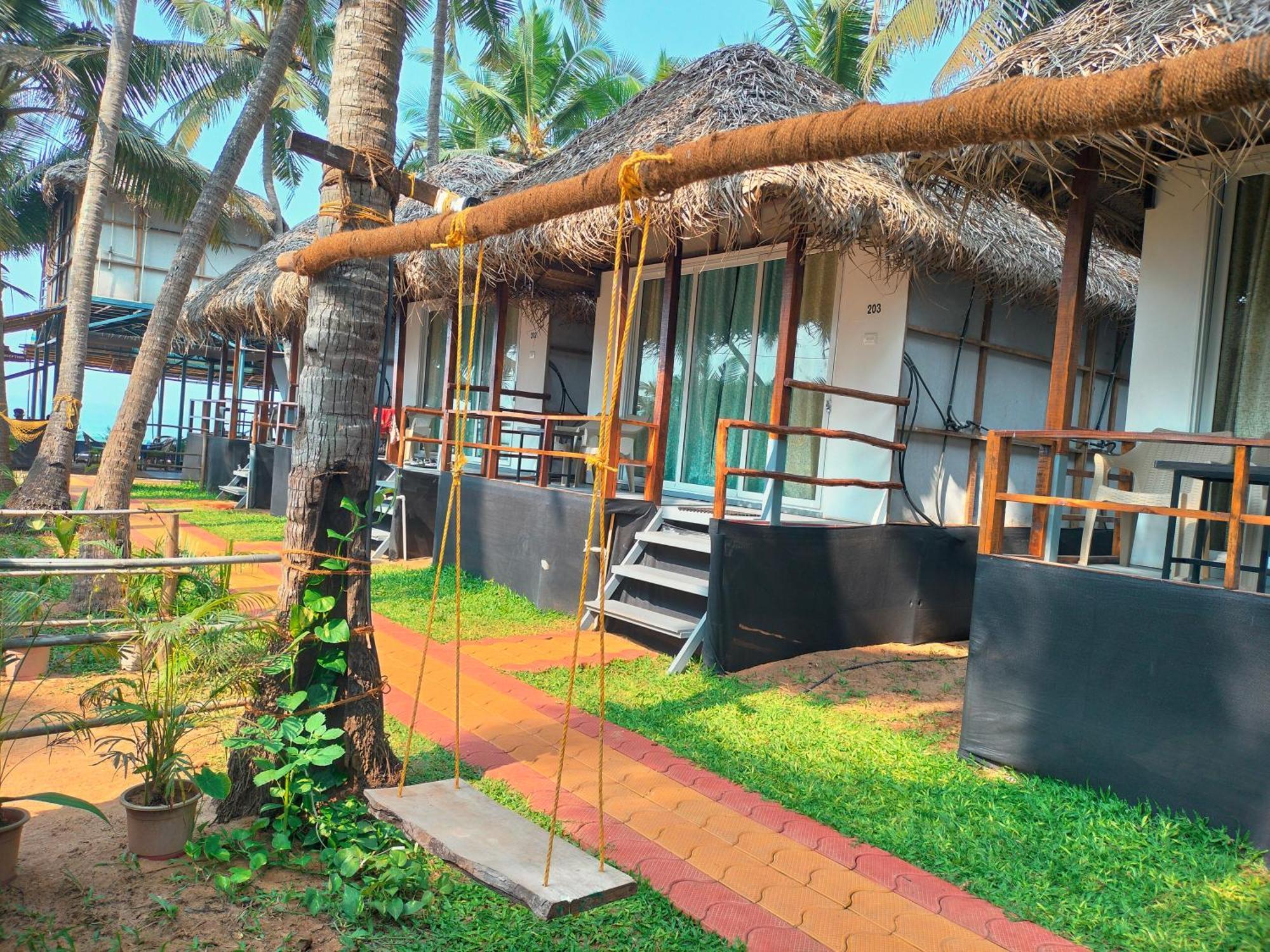 Agonda Beach Chalets Bagian luar foto