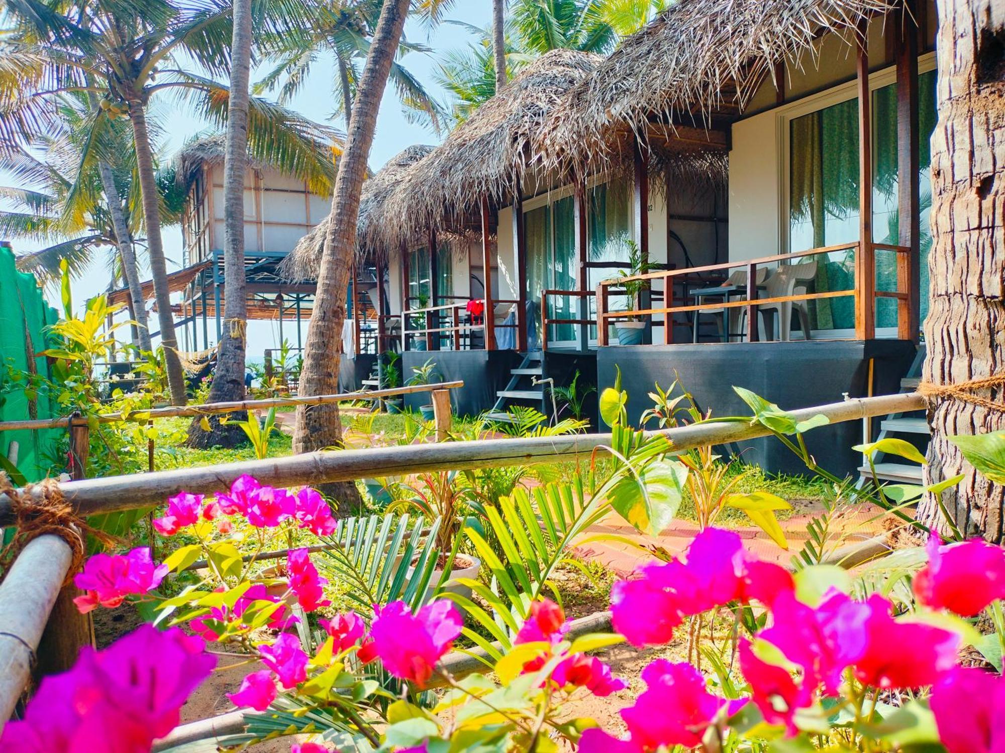 Agonda Beach Chalets Bagian luar foto