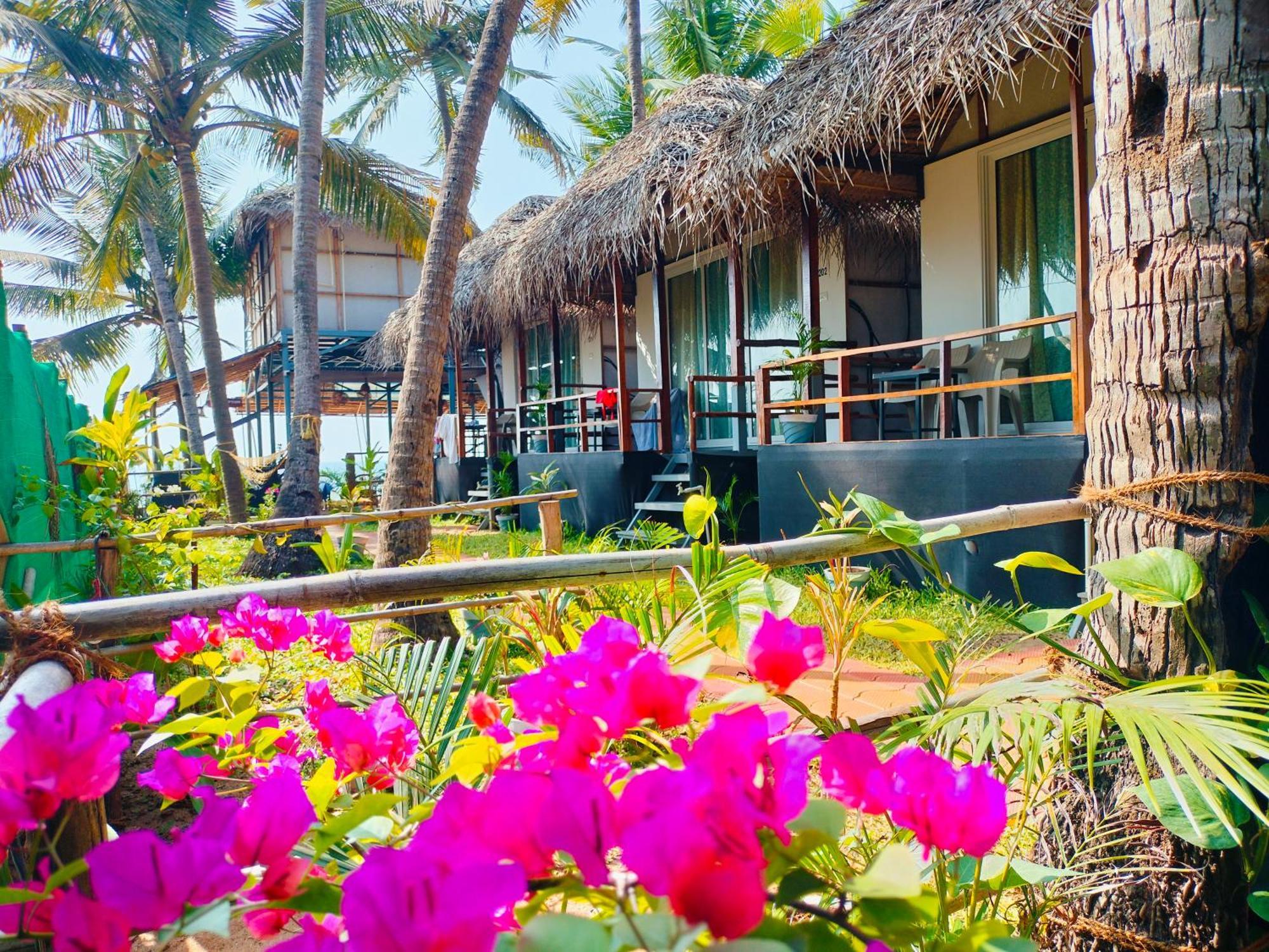 Agonda Beach Chalets Bagian luar foto