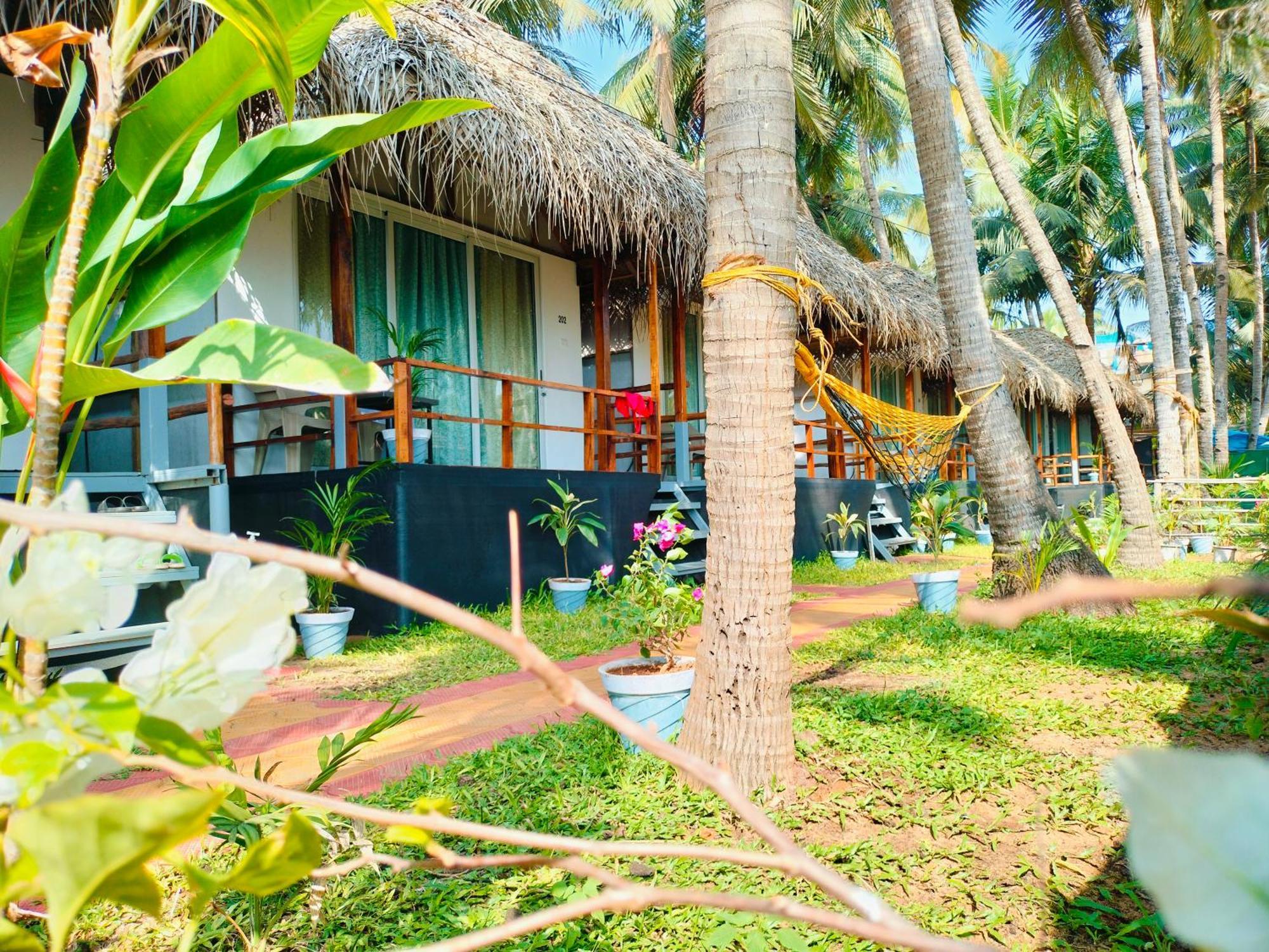Agonda Beach Chalets Bagian luar foto