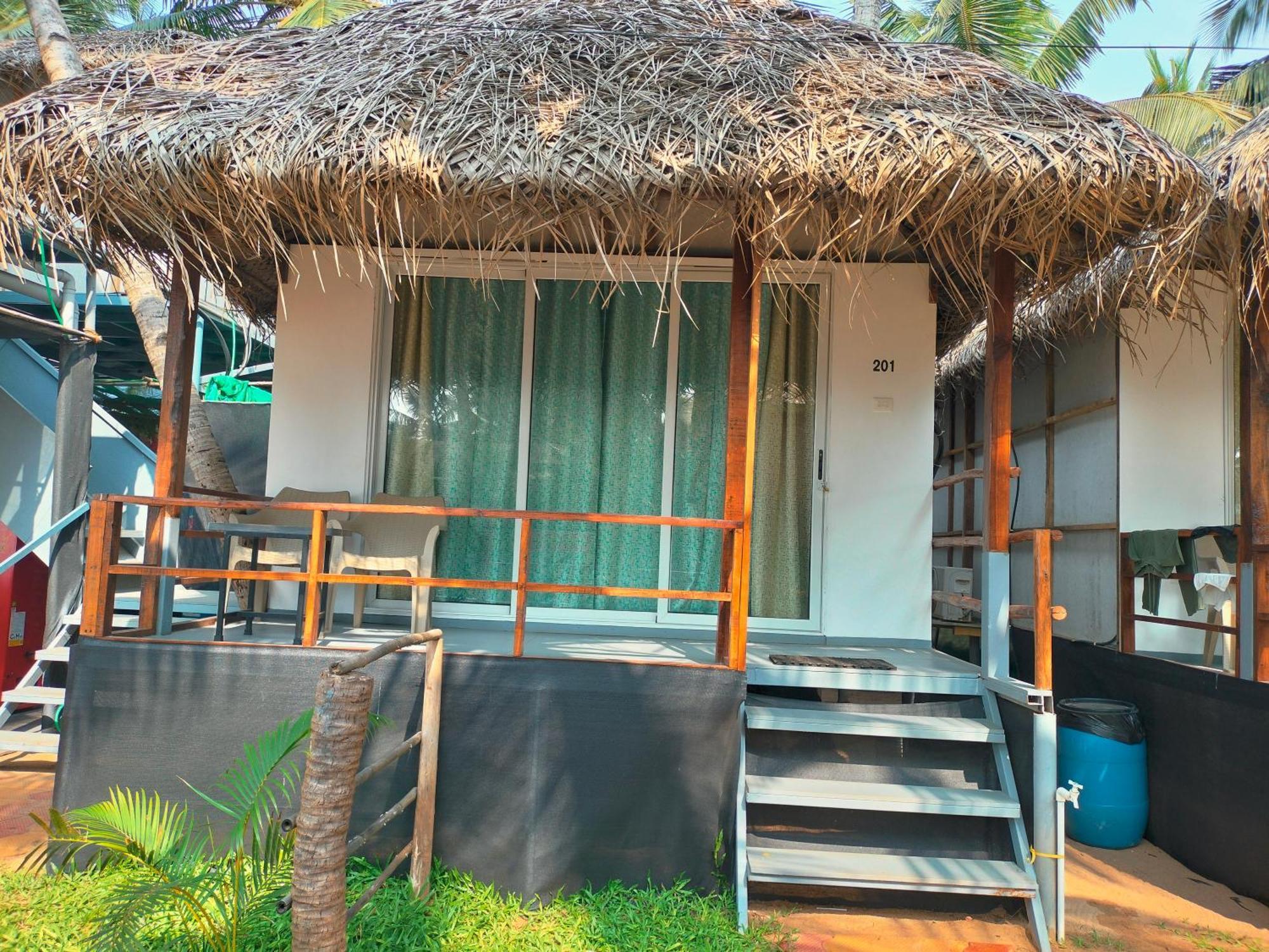 Agonda Beach Chalets Bagian luar foto