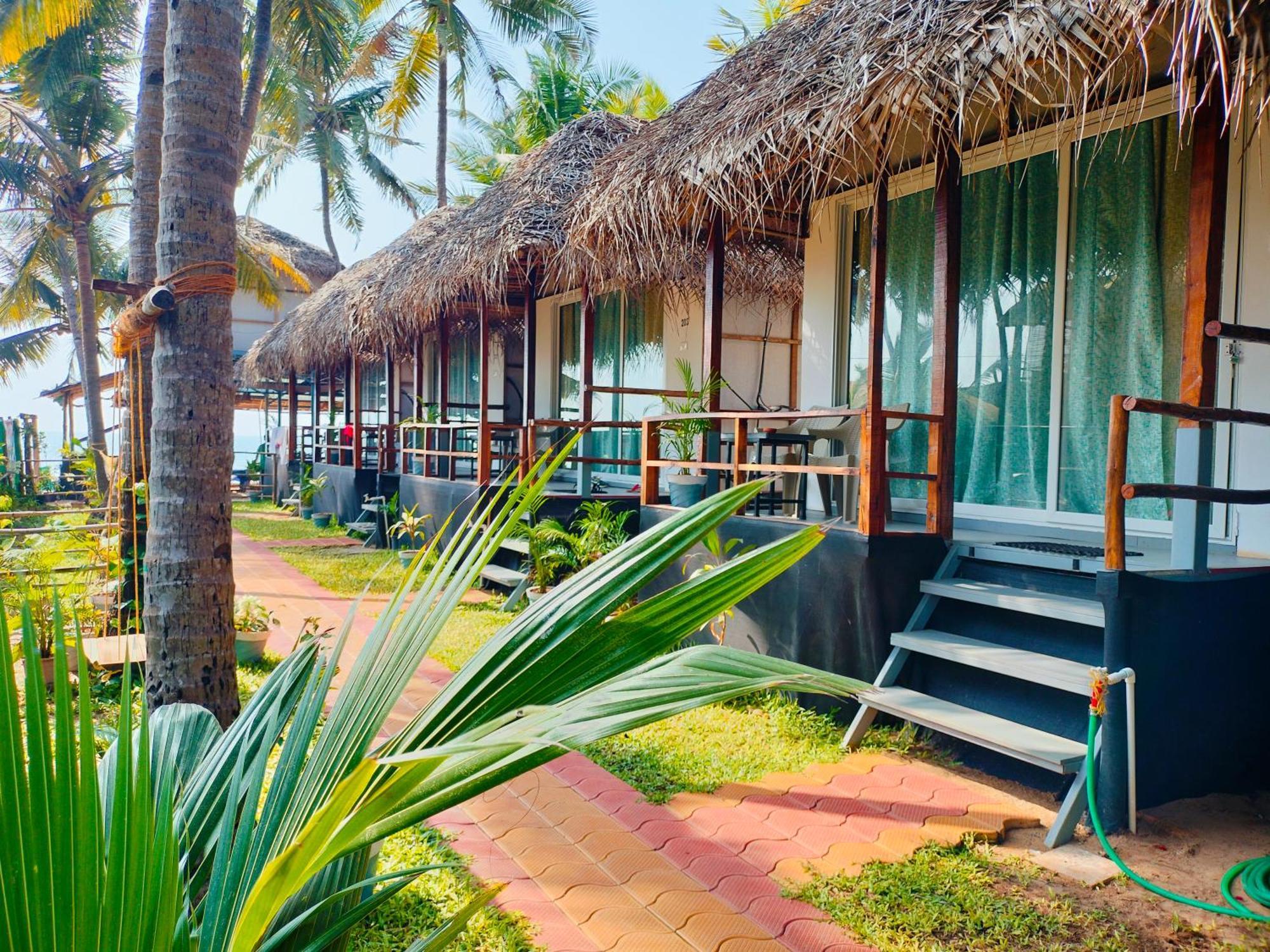 Agonda Beach Chalets Bagian luar foto